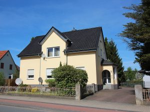 Schönes Zweifamilienhaus plus Baugrundstück in Herford